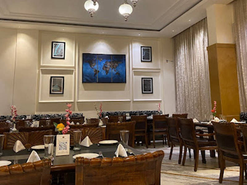Gold Plate Restaurant seating